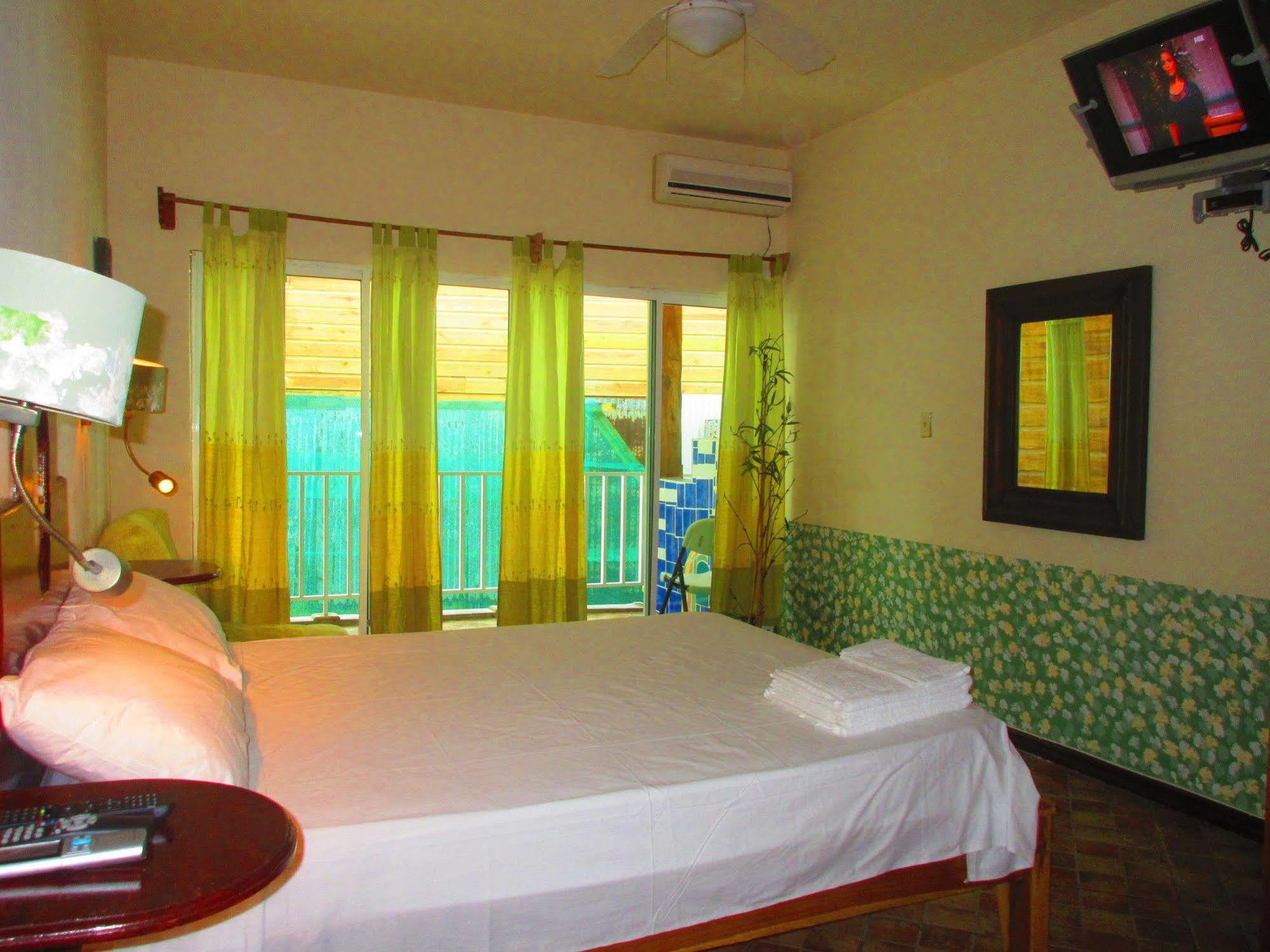 Los Balcones Over The Sea Hotel Bocas del Toro Zewnętrze zdjęcie